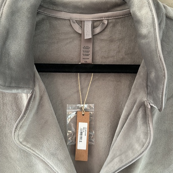 NWT Skims Velour Pajama Shirt - Picture 3 of 6